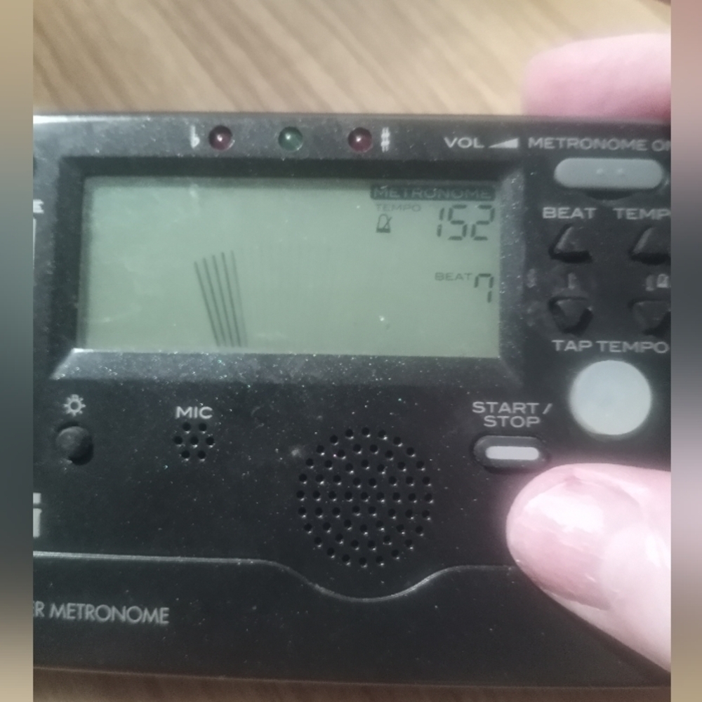 Korg TM-50 PW Combo Tuner/Metronome Black - Picture 4 of 10